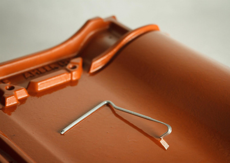 Side clip TYPE KORAMIC